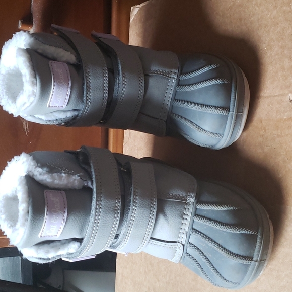 Cat & Jack Kids Winter Boots - Picture 2 of 3